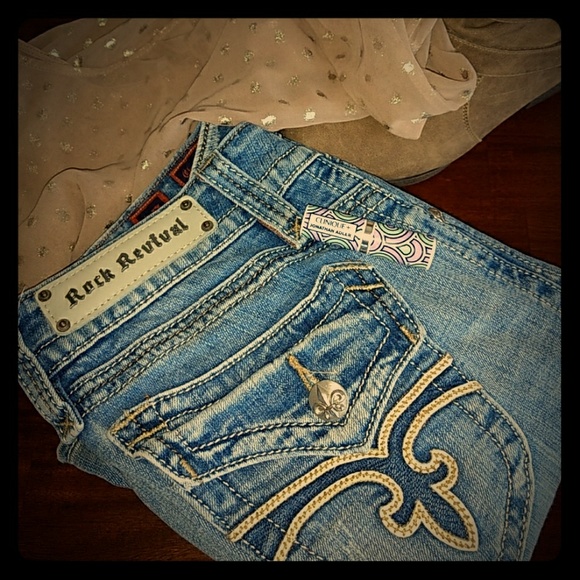 Rock Revival Denim - 🎉EUC Rock Revivals